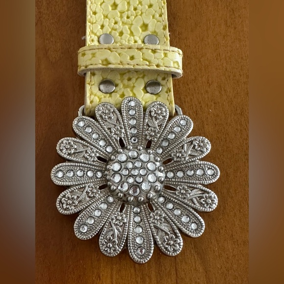 Buttercup Yellow Belt With Silver-Tone Flower 🌺 Buckle & Metal Studs-Adjustable. - Picture 6 of 15